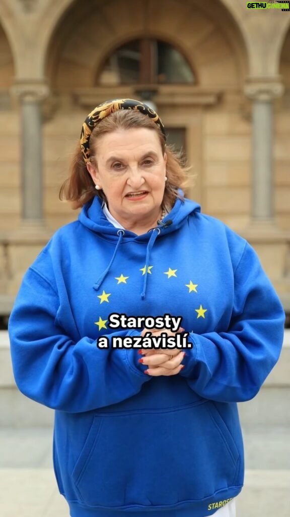 Eva Holubová Instagram - Pojďme do Evropského parlamentu zvolit tvůrčí lidi. 🇪🇺 Eva Holubová nám k tomu dává nejen svou podporu, ale dokonce přidala i syna Adama. ♥️ Pojďte jako ona volit Starosty a osobnosti pro Evropu. Už 7. a 8. června!