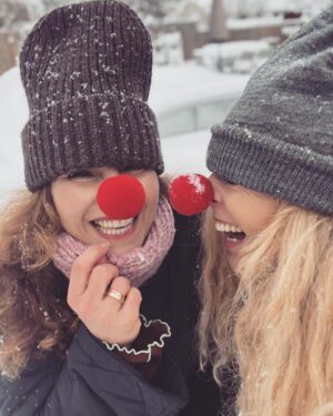 Eva Röse Instagram - Luckans Lakejer ger er ännu ett test av snabbast väg mot framtiden när samtiden suger som en nyfödd kalv.
NollkonTrolltider Lucka 4.
Genus från Nazaret i Box.
#knyckisånässla#julkalender#jul#religion#framtid#box#fastandfurious#påve#snö#speed#genus#future#samtid#julefrid#skärpning#såattsäga @vannarosenberg