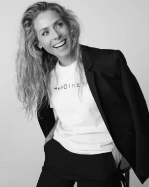 Eva Röse Instagram - Vintern rasar och vi med den.
Sträck ut er.
Nå längre.
Du är inte ensam om att tveka när knoppar brister.
