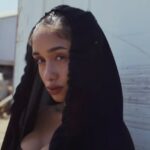 Eva Ruiz Instagram - 🖤🌋 Les hice una versión acústica de “Papá Dónde Estás” para lxs que les gusta escuchar baladitas con este frío ✨✨✨coming out soonnn