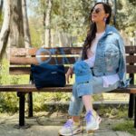 Evagelia Siriopoulou Instagram - Μια υπέροχη μέρα!!! #evagelia_siriopoulou #actress #fashionstyle #poplook @stefania_dros @levis @kokkorisoptics @2xmofficial @brandhouse.shoes