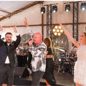 Evagelia Siriopoulou Instagram - Σας ευχαριστούμε όλους μέσα από την καρδιά μας… ένα ονειρεμένο πάρτυ… γεμάτο αγαπημένους ανθρώπους!!!

Και την ανθοδέσμη η φιλεναδα μου @elli__sk 
🍾🥂🎷🎤🎸🎈💥

@pyrgosmelissourgou @minamelissourgou @48ores @olon_odoskassandras @freshpatisserie @picme.gr_photography @narkissos_wedding_and_more @photoboothme_ @loudandcleargr @harrissax @luckyy_partyy @twenty2twins @grand_fireworks @theletterco_gr