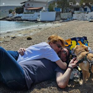 Evdokia Roumelioti Instagram - Αχ αυτή η αγκαλιά σου που είναι πάντα ανοιχτή...
