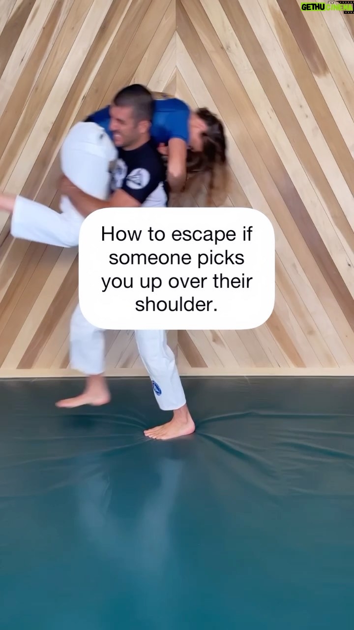 Eve Torres Instagram - FREE women’s self-defense seminar on July 25th!! Visit the link in bio to join us for a free @womenempoweredgjj seminar near you. Important: Do not try this technique until you’ve participated in or watched our comprehensive lesson on this choke application for all the “what-ifs” and safety tips. For more self-defense tools and principles, follow @womenempoweredgjj.