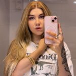 Evelina Instagram - hyvää autismitietoisuuden viikkoa!! <3 ole siis tietoinen tämän autistin keikasta tänään: Lappeenrannassa Valta Nightclub & showtime 00:30 🥰 pehmee kevät baby