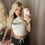 Evelina Instagram - mä tarviin vähä breikkii, lähe mun mukaan baby voitaisko me leikkii et otetaa loparit tehää niil oharit