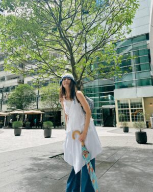 Evelyn Choi Instagram - 今天有陽光是因為我莫名其妙地帶了傘出門 🌝