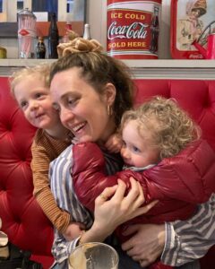 Actress Evelyne Brochu HD Instagram Photos and Wallpapers June 2024