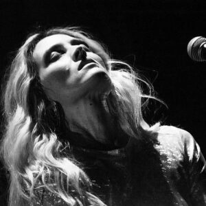 Evelyne Brochu Instagram - Dernier show.
Photo: Yvan Couillard.