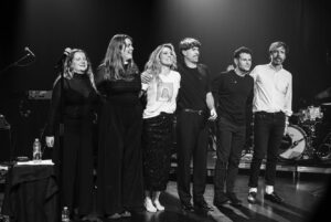 Evelyne Brochu Instagram - @felixdyotte, @lysandrelasagne, @ethier.g, @odildo et @maxime.castellon vous êtes le meilleur band du monde. Vous étiez stellaires à Montréal et Québec. Déjà hâte de vous retrouver ;) 
📸: @la_ptite_photographe