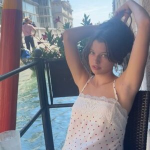 Ever Anderson Instagram - Venice part I -  peak my phone case at the end ⭐️🦄🫧