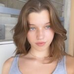 Ever Anderson Instagram - did I ever tell you i’ve got a thing for brunettes 💜🦄 Thank you @hairbycandicebirns for the layers 💋