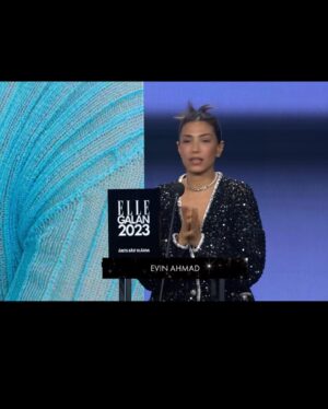 Evin Ahmad Instagram - Thank you @ellesverige @assefacommunication and the jury for the price!!! Finally something good about my shopping addiction and my obsession with beautiful things. lol. 
Thanks to my gorgeous stylist @katijahirsch and to @chanelofficial and to the fella that did my hair @marcovukotahair 🧿💅🏽🍉💄💘❤️‍🔥 
Yeeeey Puss Puss