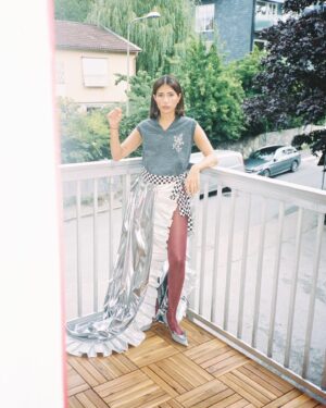 Evin Ahmad Instagram - thank you @voguescandinavia 🧿💘

photographer @isak.a__a 
art director & styling @katijahirsch
set designer @f.svartnas
makeup artist @saraerikssonmakeup 
hair stylist @sainachune 
stylist assistant @emblaeliza