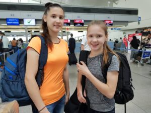 Evnika Sadvakassova Instagram - This was our with my sister #AnzhaSaadvakass flight to Hoshimin.

Это мы с сестрой #AnzhaSaadvakass, летали в Хошимин.