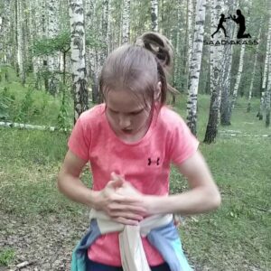 Evnika Sadvakassova Instagram - Little kangaroo Evnika Saadvakass attacked the tree.
.
.
.
.#спорт #sport #champion #family #семья #дети #exercise #muaythai #ufc #boxing #fight #fighter #mma #kickboxing 
#thaiboxing #martialarts #karate #kungfu #taekwondo #k1
#тренировка #trening #бокс #тренер #boxeo #saadvakassfamily #boxingtraining
#boxinggirl #boxingcoach #padwork