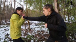 Evnika Sadvakassova Instagram - The video is not accelerated!!! @anzha_saadvakass This is boxing evolution! A large family surprises the whole sports world !!!
.
.
..#спорт #sport #champion #punch #evnika #fast #exercise #muaythai #ufc #boxing #fight #fighter #mma #kickboxing 
#thaiboxing #martialarts #karate #kungfu #taekwondo #dad
#тренировка #trening #бокс #тренер #boxeo #saadvakassfamily #boxingtraining
#boxinggirl #boxingcoach #padwork