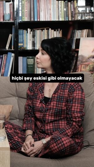 Evrim Akın Instagram - Yeni Sezon videosu  ile karşınızdayım. 🎊 Bu videoda konuğum burçların kraliçesi Astrolog Nuray Sayarı oldu. 2024 yılında Türkiye’yi dünyayı ve burçları ne bekliyor? 🎉🎊 Tamamı YouTube kanalımda 🤩