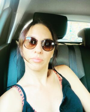 Evrim Alasya Instagram - Şuraya yorgun ama ayakta bi Evrim çizelim😎#prova #tiyatro #tiyatroyapanölmez🎈 #uzunyol #istanbul #actress
