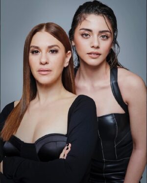 Evrim Alasya Instagram - Mart 2023 @episodedergi ‘deyiz @silaaturkoglu @kizilcikserbetitv @showtv🖤
Röportaj: Oben Budak @obenbudak
Fotoğraf: Lara Sayılgan @larasayilganofficial
Moda Editörü: Ece Şişik Saydam @ecesisik
Saç: Mutlu Ahmet Sinan  @mutluahmet.sinan
Makyaj: Uğur Kıral @ugurkiral
Fotoğraf Asistanı: Salih Yılmaz 
Moda Editörü Asistanı: Zozan Çirik  zozancirik, Sinem Aslıkara @sinemaslikara
Saç Asistanı: Rojin Botan @rojinbotaann
Studio: PAM The Studio @pamthestudio