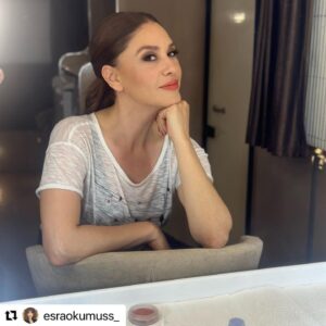 Evrim Alasya Instagram - Kıvılcım is loading🤍
Make up @esraokumuss_ 
Photo by @esraokumuss_ 💕
#kızılcıkşerbeti #kıvılcım #set