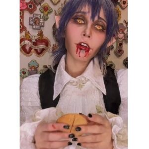 Fairouz Ai Instagram - 邪悪なみんな〜〜〜！！
ハロウィンインスタライブに来てくれて本当にありがとう〜〜！！🎃💜
みんなと一緒に綿棒スケルトン作れて楽しかったよ！ぜひ #ファイルーズ展 で投稿してね💀🖤

アーカイブも期間限定で残すので、ぜひ観てね〜！！
明日早いから今日はもう化粧落として棺桶で寝ます！明日以降で巡回するね！
おやすみ！！
良い悪夢を🖤
#fairouzai
#ファイルーズあい