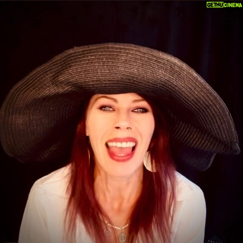 Fairuza Balk Instagram - Personalised videos now in the store! XoF