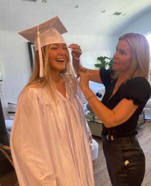 Faith Schroder Instagram - A little late but I finally did it!!! Here I come college🥳🥳