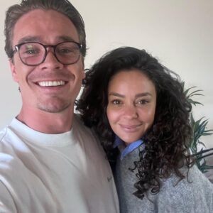 Fajah Lourens Instagram - Met trots kan ik jullie vertellen dat @joeprovers een rol heeft in de KILLERMINDSET theater show. Hij is erbij in Amstelveen, Groningen en Uden. Wil jij een mindset boost? Het wordt een interactieve talk voor jong en oud. Ik geef deze week 2 kaarten weg voor Amstelveen op 1 oktober. Laat je me weten waarom je erbij wilt zijn winnaars maak ik maandag bekend in mn story. #killermindset