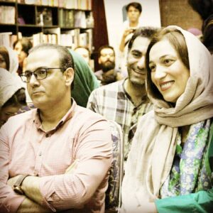 Falamak Joneydi Instagram - شهر کتاب دانشگاه،رونمایی از آلبوم موسیقی برای تار و پیانو از هوشیار خیام و میلاد محمدی
عکس از بابک آببرین
@shahreketab_daneshgah