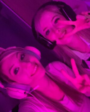Fallon Sherrock Instagram - ✌🏻#throwback @harriieteve