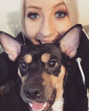 Fallon Sherrock Instagram - When you have a buddy like Squirtle 😍 lockdowns don’t seem so bad 🏠 ❤️ 🐶