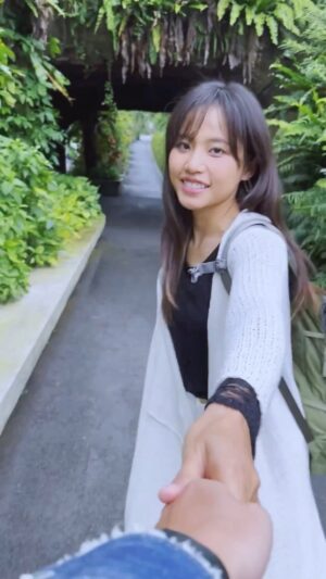 Fang Wu Instagram - 其實那個人一直都在
台北場說過 我超級不會說謊 
只是這個環境不許我講
既然寫了 #直到有人 
不如 就讓我自然而然 回歸平凡