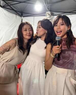 Fang Wu Instagram - 謝謝大牛哥帶我們來粉絲見面會玩！
拖 @dl_livevil 不務正YA的福
女子宿舍第一次合體上台演出
還讓林昀希開金口欸
我們可以組團出道了 嗎（！？）

今天豪豪玩啦
一直亂講話 姑丈嚇到啊哈哈哈哈哈
看來兩年了 
我也有成長吧😗
（黃色笑話的部份…終於是聽懂了rrr)