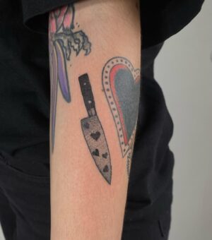 Fanny Maurer Instagram - Hey guys ! I’m tattooing now as well 😃 and YES, I still do and will continue doing make up too ❤️ it’s been such a long, exciting and exhausting road as well and I still have so many things to learn but here I am ❤️ Follow along @maurer_ttt 😃❤️