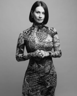 Fanny Maurer Instagram - Un nouveau chapitre dans ma longue carrière de maquilleuse ! Heureuse & honorée de rejoindre @callmyagent.fr 🤍 

#Repost Fanny Maurer @fannymaurer is represented by @callmyagent.fr 
She is a talented makeup artist and tattoo artist from Paris. Her authentic artistry and genuine beliefs have earned her a devoted following on social media.
Fanny is not only a skilled artist in the worlds of makeup and tattoos, she also advocates strongly for a vegan lifestyle. She passionately shares her personal journey and values through engaging storytelling.

Having worked with prestigious brands as a global makeup artist for brands like Clarins and KVD, a regular collaboration with Mugler, and a strong editorial approach, Fanny is a respected professional in the beauty industry.

Fluent in both French and English, she continues to expand her skills in both makeup and tattoo art.
With her extensive knowledge of fashion, beauty, veganism, and tattoo culture, Fanny serves as a compelling spokesperson for her community of loyal followers. Her quick thinking and sensitivity make her a very much liked and influential artist.

 #portrait by @mattdortomb #fannymaurer #makeupartist #contentcreator #callmyagent