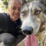 Fanny Salvat Instagram – •Pow a un peu grossi 🙄😂 

C’est fou comme j’aime les chiens,
Et vous, Vous êtes plutôt 🐱 ou 🐶 ?