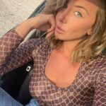 Fanny Salvat Instagram – J-20 avant la semi liberté .😍
Vous aller faire quoi en premier ? 🤔

Moi me mettre en terrasse avec un bon verre en plein soleil ! 😱🍸
#deconfinement #france #drink