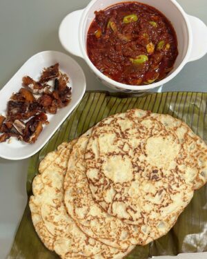 Farahdhiya Instagram - Breakfast lempeng kelapa   sambal tumis bilis petai   ikan masin je. Siapa macam saya suka makanan2 kampung gini?😋😍 #fdcooked #fdskitchen
