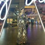 Farahdhiya Instagram - Bercermin2 la selalu. Jgn lupa guna 2 cermin. 1 utk melihat kekurangan diri sendiri dan lagi 1 utk melihat kebaikan orang lain ;)