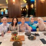 Farahdhiya Instagram - Thank you for today’s birthday treat for me & Ju my kesayangans ❤️