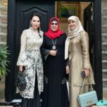 Farahdhiya Instagram - Hari hari hari raya 🥰 Thanks Datuk Yusof Haslam for the invitation. So good seeing a lot of familiar faces tapi tak sempat bergambar,ini je yg sempat ☺️