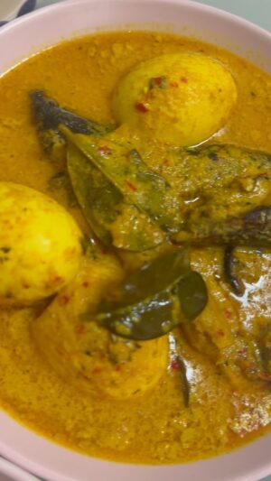 Farahdhiya Instagram - First time making Nasi liwet,gulai ikan   telur Indonesian style,sayur bayam,petai kikis   terung belado and I absolutely love it! I love trying out new recipes,supaya lebih byk jenis masakan I can cook. Life is all a learning process,we must keep learning 🩶 #fdcooked #fdskitchen #homecookedfoodisthebest
