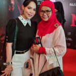 Farahdhiya Instagram - Semalam ke tayangan perdana filem ‘Jemputan Ke Neraka’ atas jemputan @darlingasri Thanks so much for having me babe and all the best utk filem ni @annengasri_official !!! Kalau korang suka filem2 seram yg menakutkan pls go and support ‘Jemputan Ke Neraka’ yg akan keluar dlm beberapa hari ni di pawagam k?Jgn pegi sorang,ajak family & kawan2,kalau terkejut boleh pegang orang sebelah!😄👍🏻
