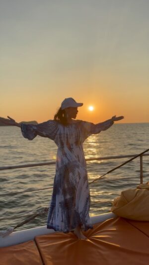 Farahdhiya Instagram - Someone had a lil too much fun yesterday in Langkawi🫢 I may be 1 tone darker now but I totally enjoyed the cruise! The view,the food,the sunset, the people I met,everything was amazing! Thanks for the awesome trip @tcgardenresort Will definitely come back for more!🌊