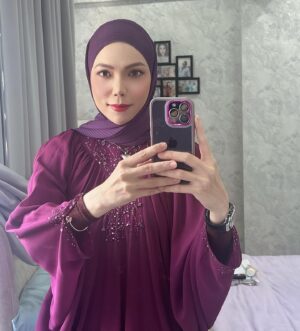 Farahdhiya Instagram - Purple for today,my fav color. Off to majlis mengedar bubur lambuk kepada pasukan pdrm di masjid bukit aman 💜
