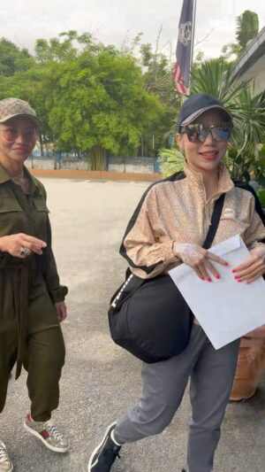 Farahdhiya Instagram - Terlajak perahu boleh diundur, terlajak perbuatan terimalah padahnya. Alhamdulillah selesai buat report dibalai,semoga dipermudahkan urusanku 🤲🏻 Thanks kakakku teman Farah @a_aidaproduction ❤️
