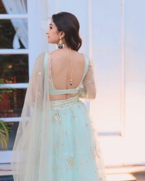 Farnaz Shetty Instagram - Some days I wish I could go back in life , not to change anything , but to feel a few things twice 🤍💜 🕊️ 

Wearing @odette_style 
Accessories @odette_style 💜

📸 @starganza 

Hair and makeup 
@vikas_marwah_hairsalon 💜

.

.

.

.

.

.

.
#wedding #artikishadi #dressed #net #odette #beauty #sophesticated #classy #dreamy #pastel #pastelgreen #sequence #function #occassion #divine #live #fashion #Instagram #instafashion #vibe
