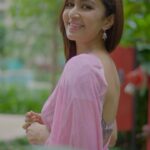 Farnaz Shetty Instagram - 🌸 bloom 🌸 . @anujjoshiproductions 📸 @sstardomcelebritymanagement @suta_bombay . . . . . . . . #bloom #flower #saree #pink #ethnic #indian #love #trending #reelitfeelit #reelkarofeelkaro #instareel #beauty #divine #pure #godschild #instadaily #instagram