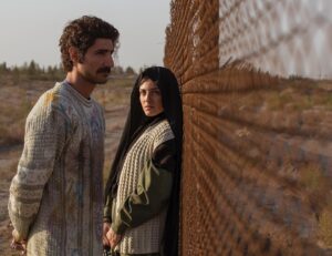 Fatemeh Masoudifar Instagram - .
زندگی به سبک ترلان و جلیل در دهه ی ۶۰ 🌝🌚
.
#فیلم #سینمایی #آپاراتچی 
.
عکاس @pouya.shahjahany
